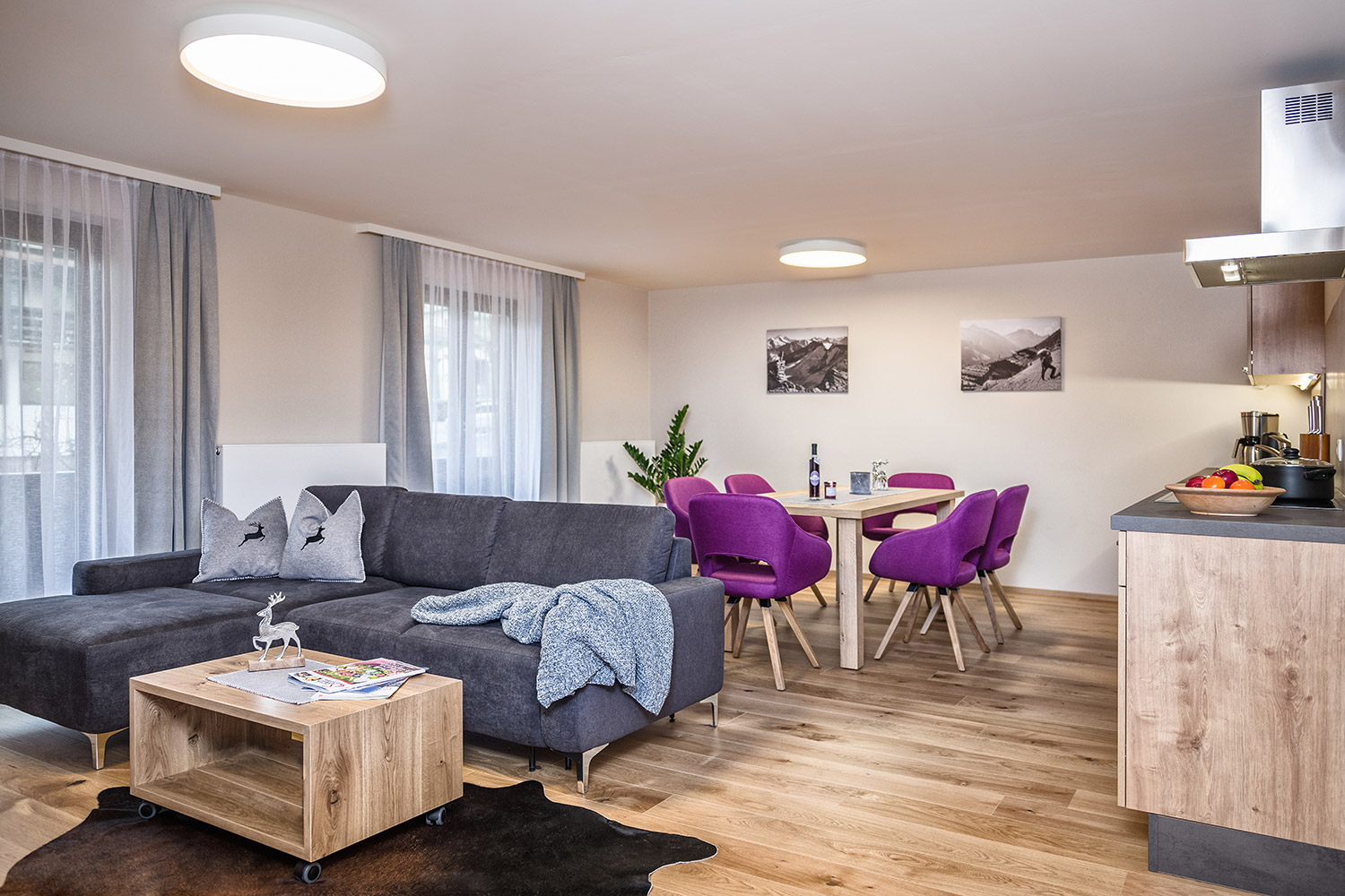 Apartment Reinhart Holidays in Fügen, Zillertal: Gemütlicher Flair im Wohn-Esszimmer